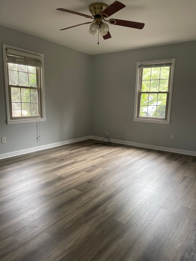 Building Photo - 2/1 MONTEREY APT IN NORMALTOWN!