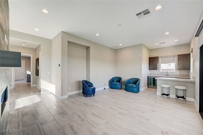 Building Photo - 4056 Desert Trce Ct