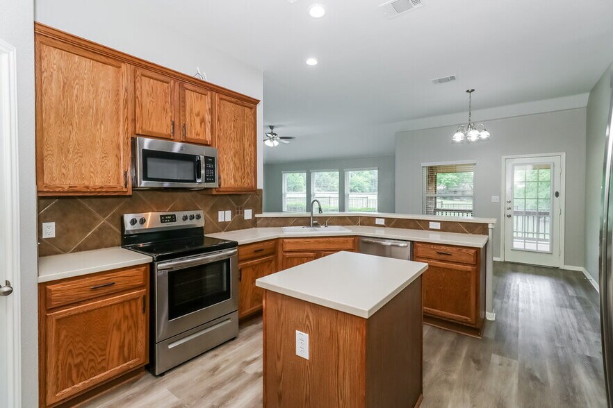 Building Photo - 1021 Mesquite Hollow Pl