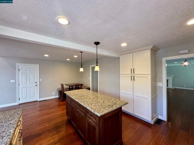 Building Photo - 2315 Dapplegray Ln