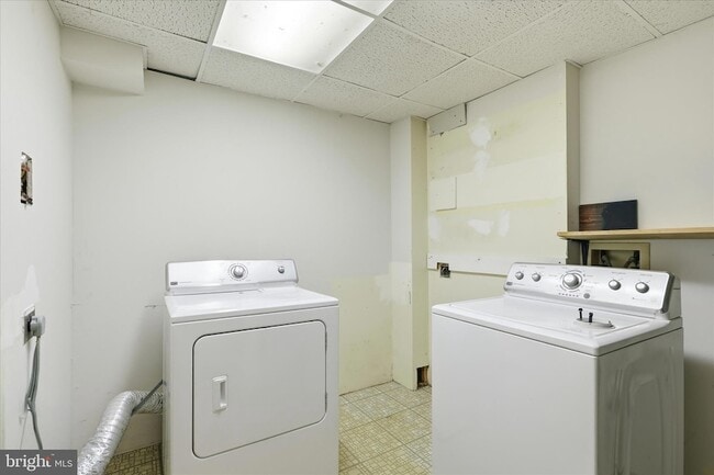 Building Photo - 8624 Sanderling Dr