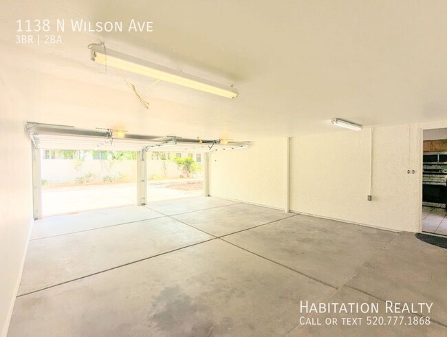 Building Photo - Pre-Lease!! Spacious 3bd/2ba Home + an Off...