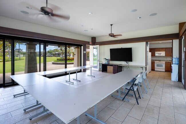 Building Photo - 520 Lunalilo Home Rd