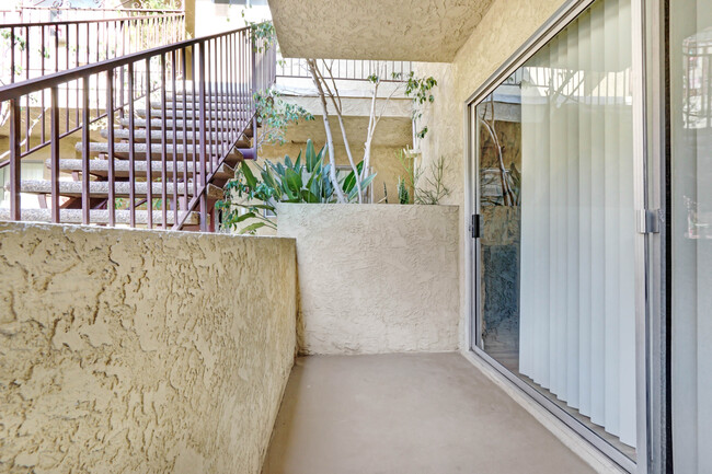 Building Photo - 230 Pacific St in Santa Monica.  Steps to ...