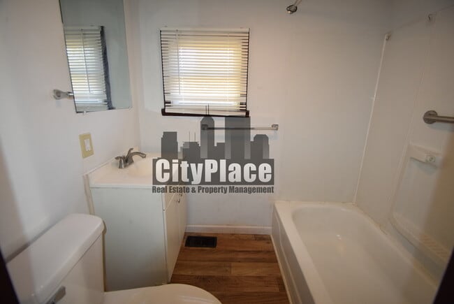 Building Photo - 2111 Ringgold Ave