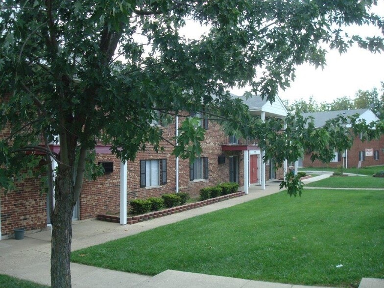 Falcon Ridge 402452 Briarwood Ave Dayton OH 45403 Apartment Finder