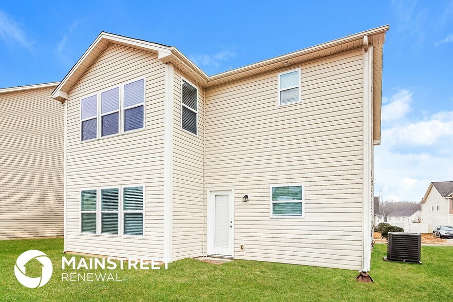 Building Photo - 12876 Mustang Dr