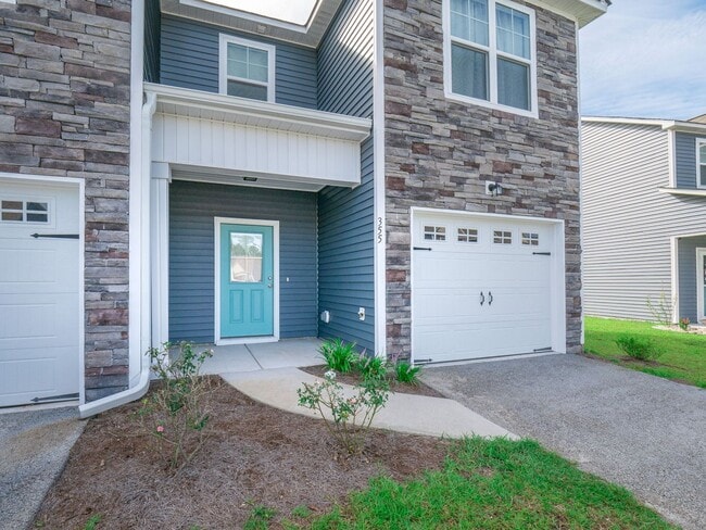 Building Photo - 355 S Stingray Ln