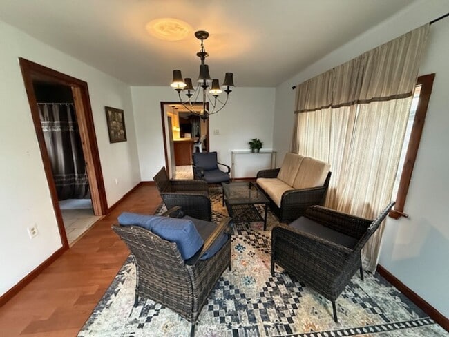 Building Photo - Spacious Three Bedroom, Two Full Bathroom Home with Chef’s Kitchen – Furnished Option Available!