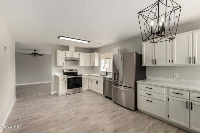 Building Photo - 4001 W Libby St