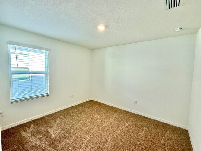 Building Photo - Step into style – Lease this 4Bed gem in D...