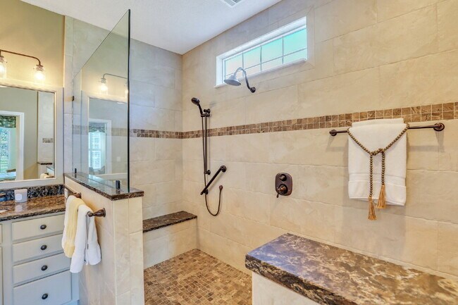 Building Photo - 5 Lacebark Ln