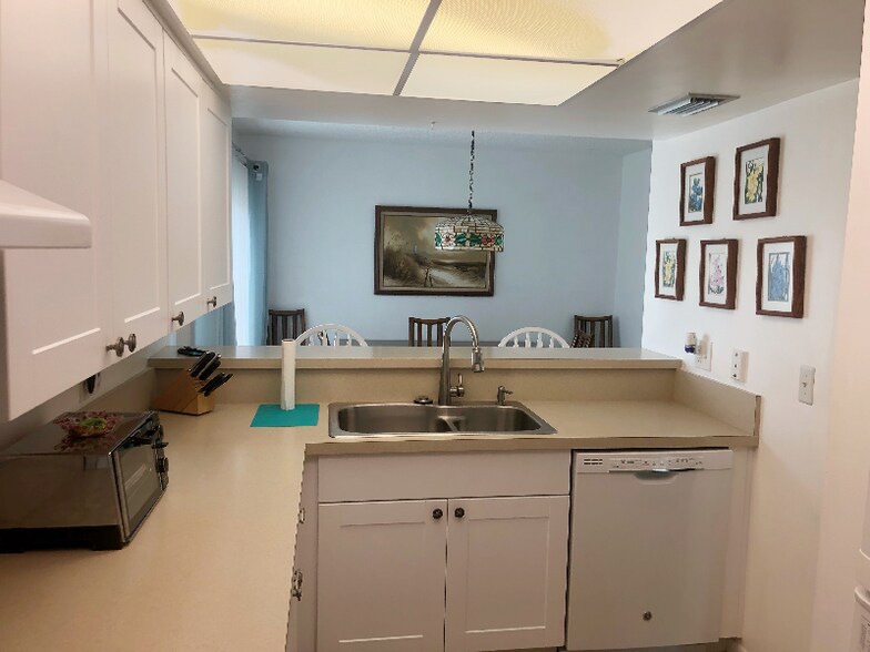 Building Photo - 649 Windrush Bay Dr