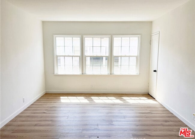 Building Photo - 510 E Arbor Vitae St