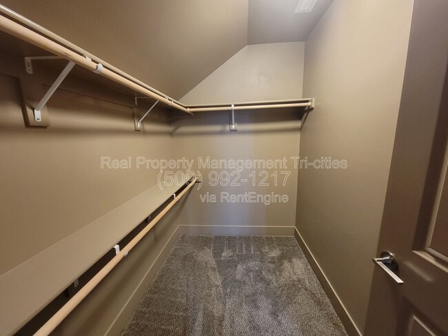 Building Photo - 10509 Silverbright Dr