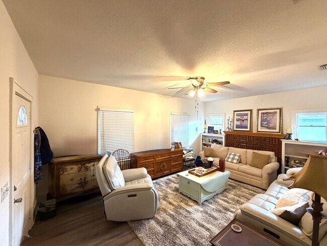 Building Photo - 1616 Ferris Ave