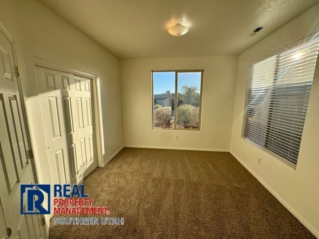 Building Photo - Coral Canyon Home