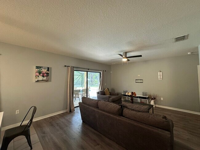 Building Photo - 1025 Cypress Pointe Blvd
