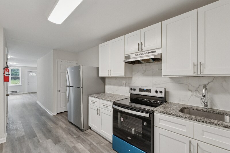 Primary Photo - 931 W York St