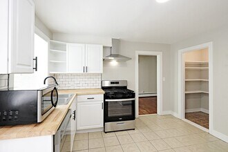 Building Photo - 1st Month Free! Updated Pet-Friendly Duplex in Fry’s Spring