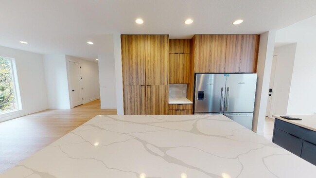 Building Photo - *Contemporary Home, Stylish Luxury, Centra...
