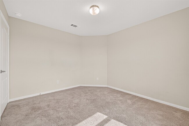 Building Photo - 9738 Willowmoor Lane