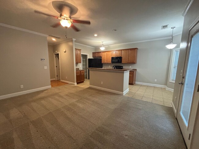 Building Photo - AVAILABLE NOW! End-Unit Townhouse in Pennington Square
