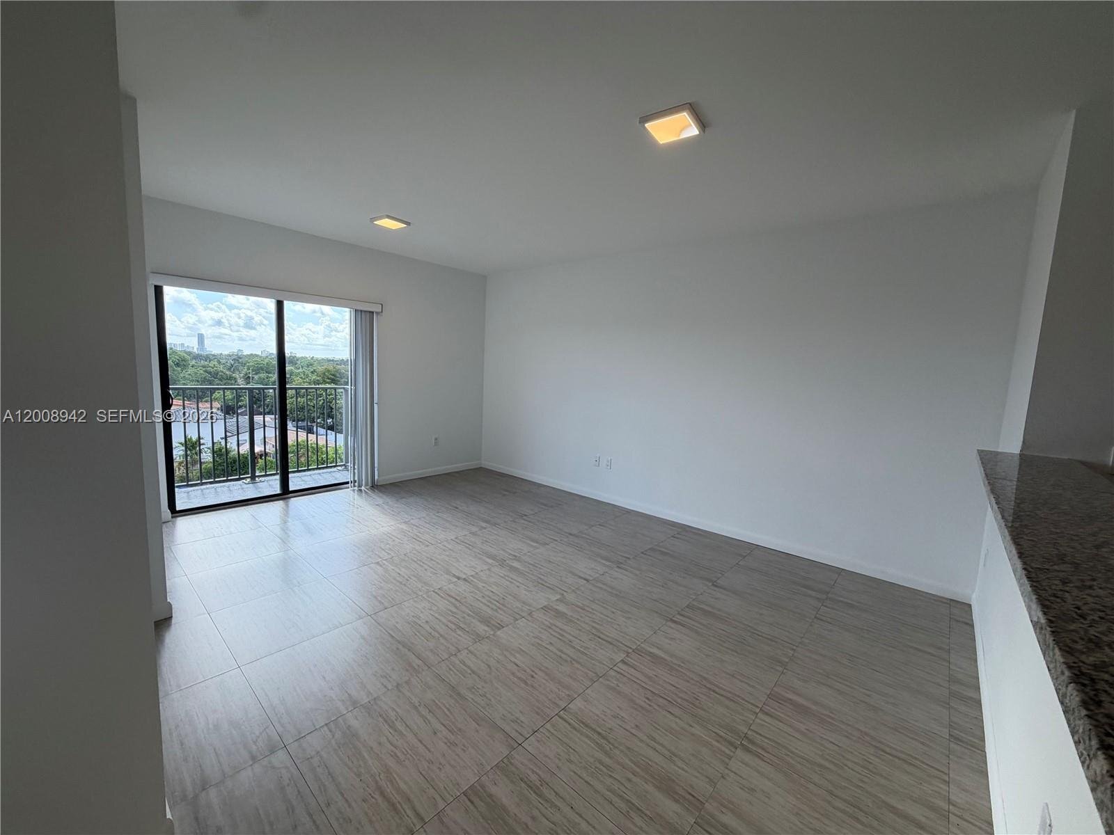 Building Photo - 1801 SW 32nd Ave