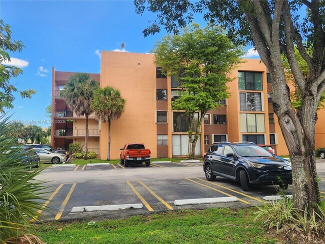 Building Photo - 9420 W Flagler St