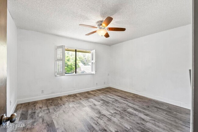 Building Photo - 149 Pine Cone Trail