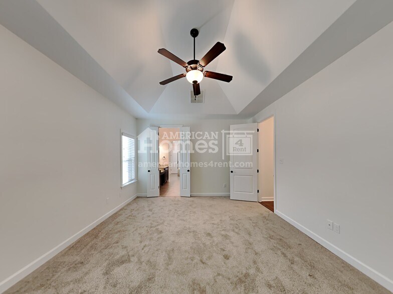 Building Photo - 5102 Laurel Springs Dr