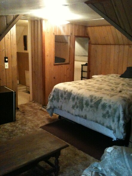 2nd Floor 1 - 2319 S 18th St
