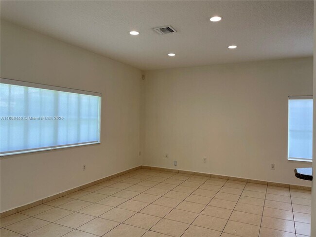 Building Photo - 7861 NW 159th Terrace