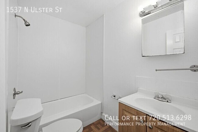 Building Photo - 1537 Ulster St