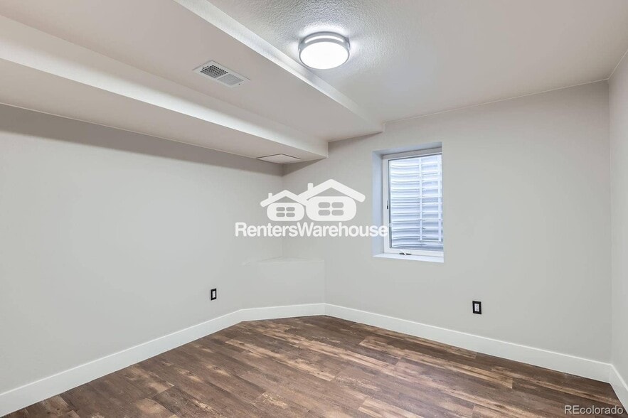 Building Photo - 10587 Chautauga Mountain