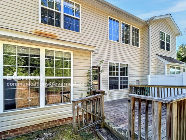 Building Photo - 2405 Silver Lake Terrace