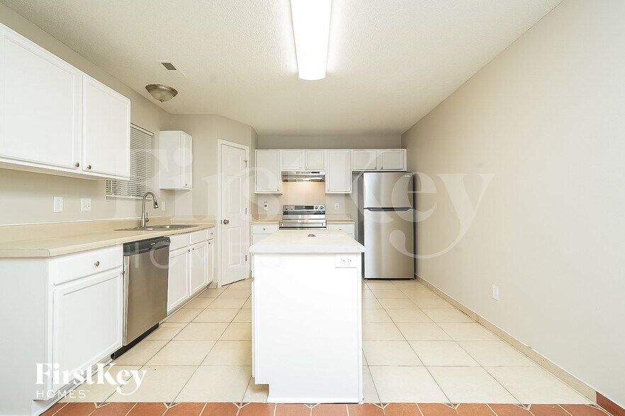 Building Photo - 5701 Yachtsman Ct