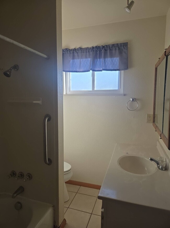 Building Photo - 502 Yale Pl