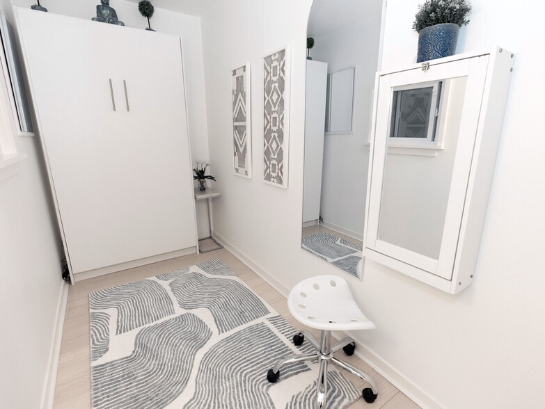 Building Photo - 88 King St