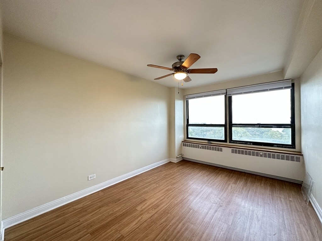 Building Photo - 4180 N Marine Dr