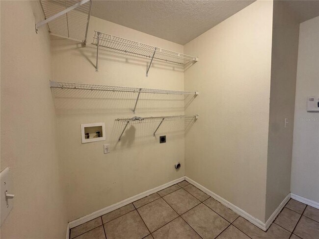 Building Photo - 520 Canary Island Ct