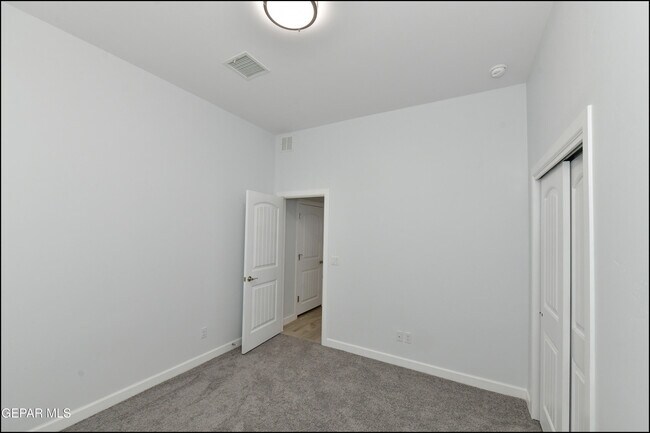 Building Photo - 142 Ruth Trl