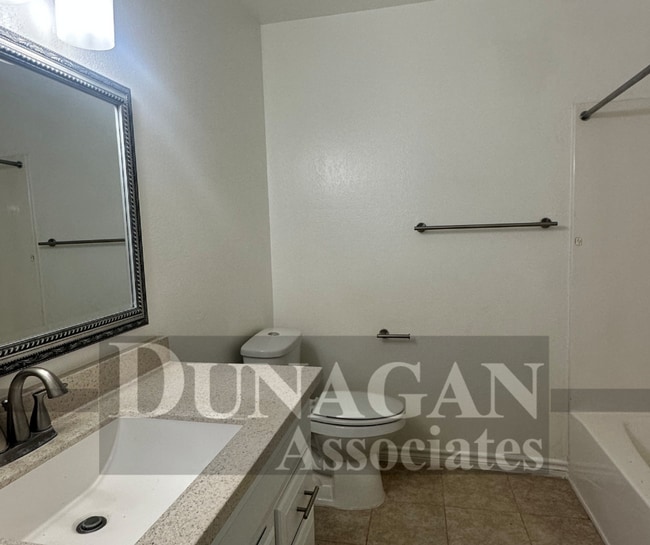 Building Photo - !! PRICE REDUCED!!   Call us today to sche...