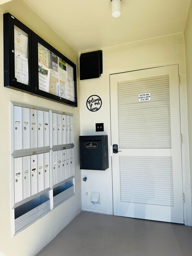 Building Photo - 159 Sussex H