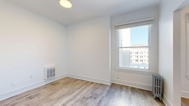 Building Photo - 727 Ellis St