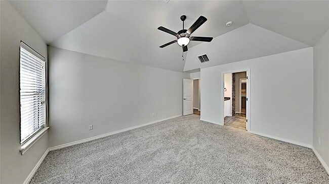Building Photo - 16008 Iron Ridge Rd