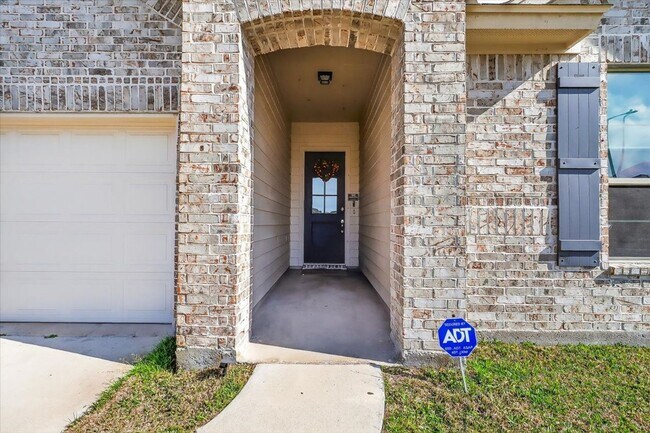 Building Photo - 2614 Vista del Sol