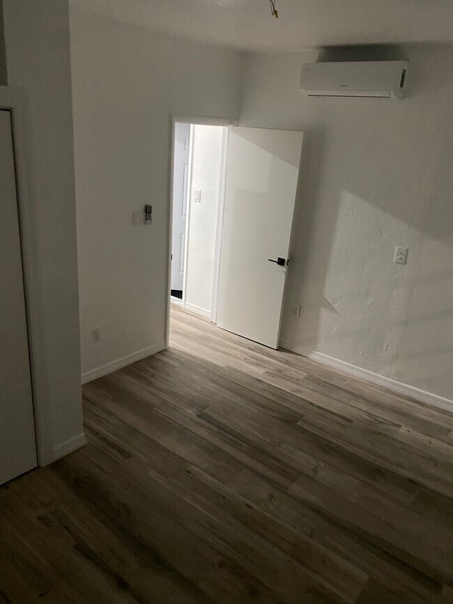 Building Photo - 12 NW 68th Ter