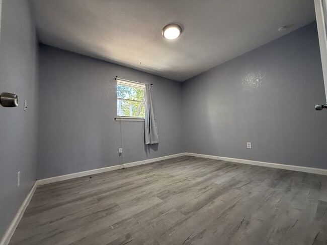 Building Photo - 5736 Shipp Dr