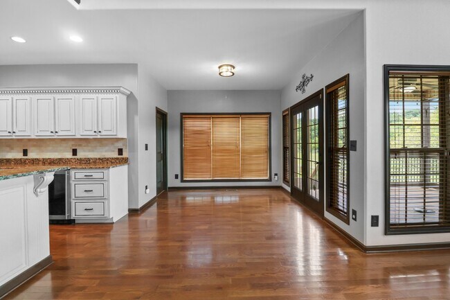 Building Photo - 869 E Accipiter Cir